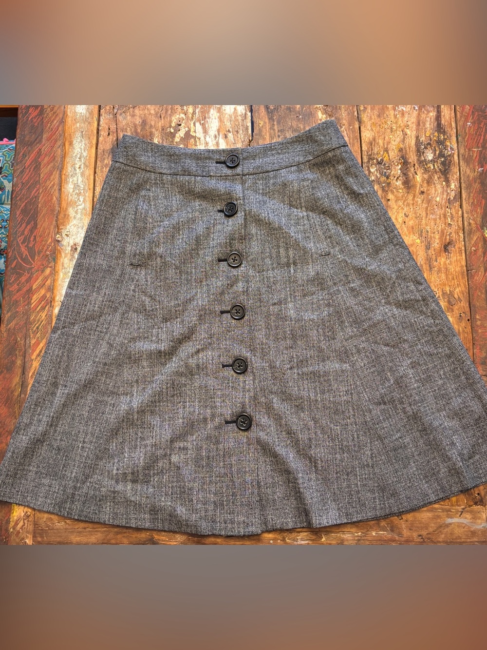 Banana Republic Gray Button-Front A-Line Skirt. Size 8.